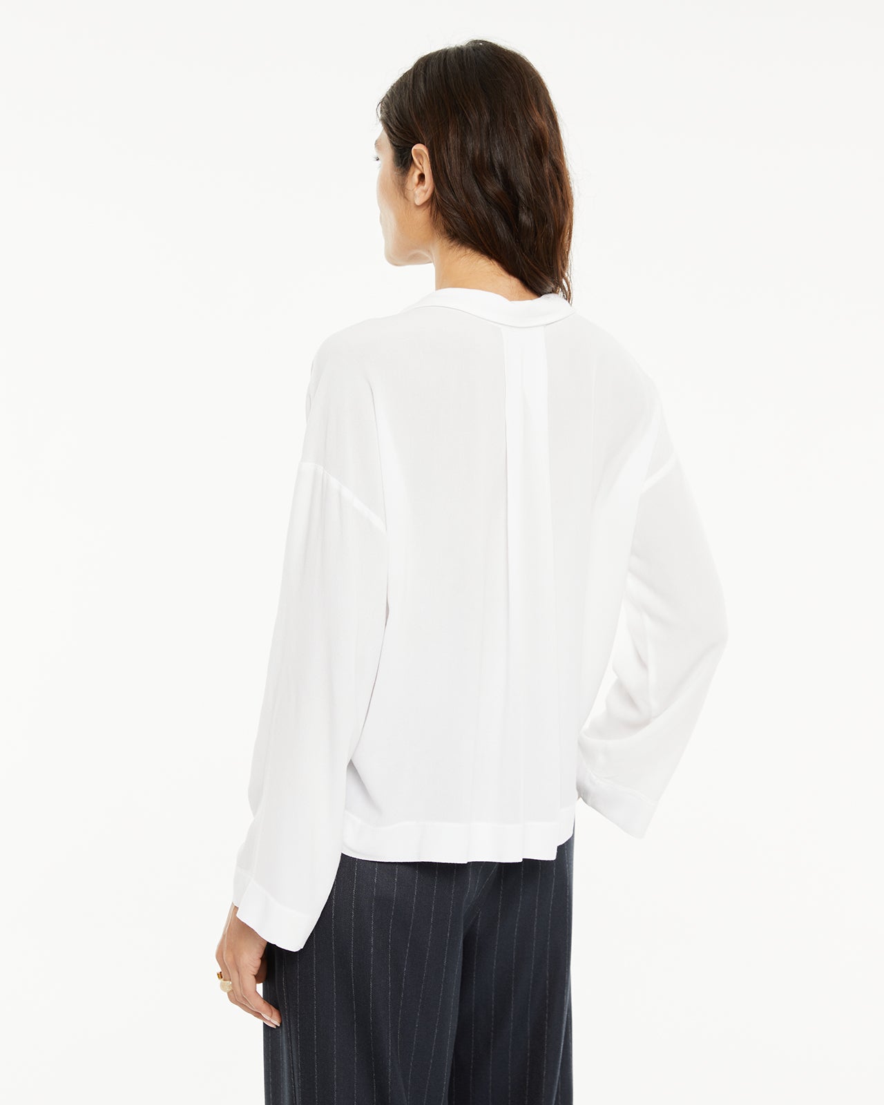 Camisa blanca básica