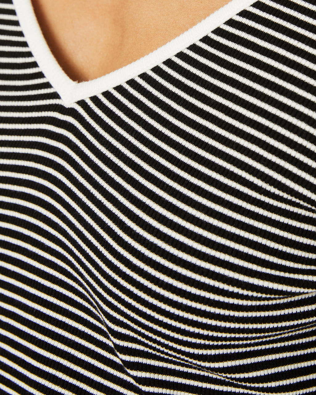 Camiseta rayas escote a contraste